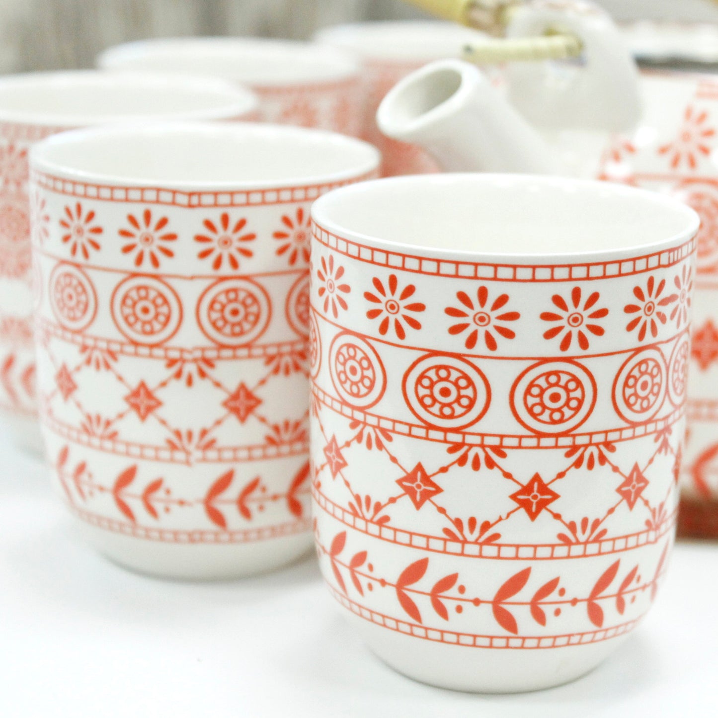 Zoomed in View of the 650ml Amber Design White Glazed Herbal Matching Cup Set