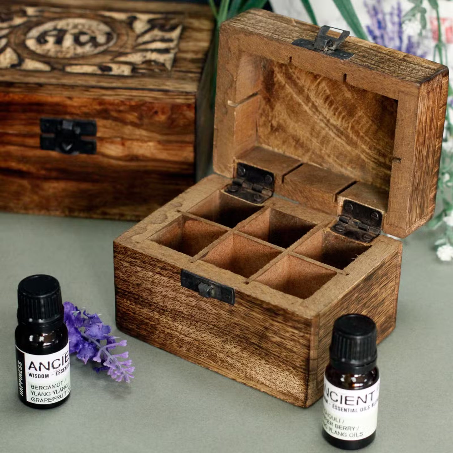 Mango Wood Hand Carved Aromatherapy Essential Oil Box - Floral Design for 6 Bottles