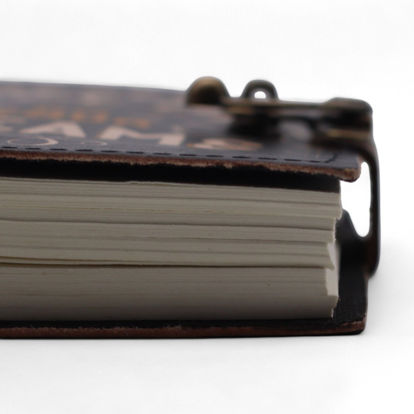 Handmade Leather-Bound Eco-Friendly Journal with Metal Clasp – Medium / Black / Never Give Up On Your Dreams